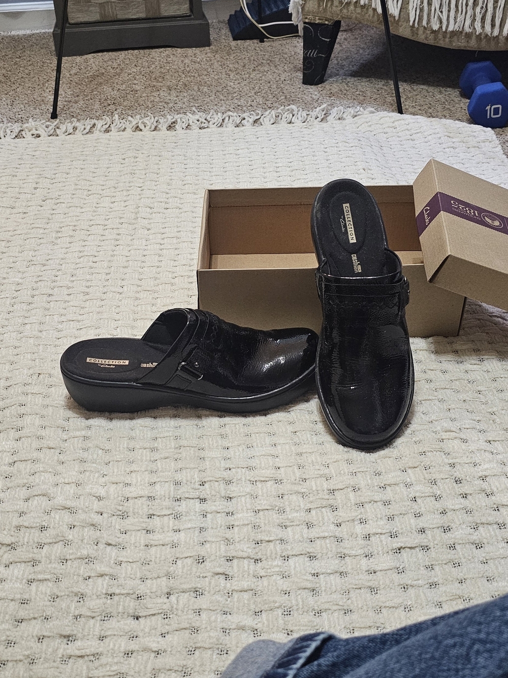 Clarks Comfy Soft Women's Black Patent Leather Mules Sz 10 Comes With Box